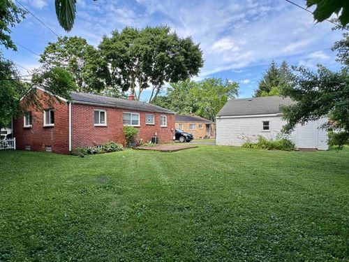 652 Lincoln Ct, Lapeer, MI, 48446-1864 | Card Image