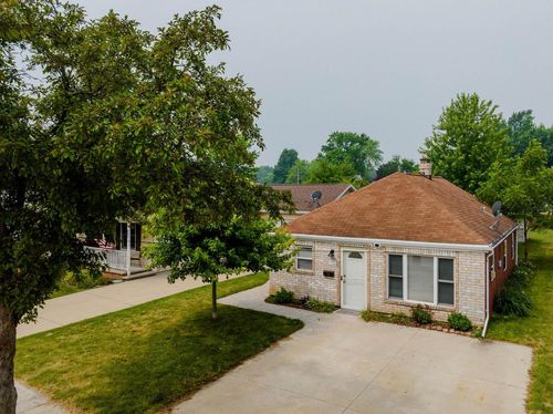 913 Jefferson Street, LITTLE CHUTE, WI, 54140 | Card Image