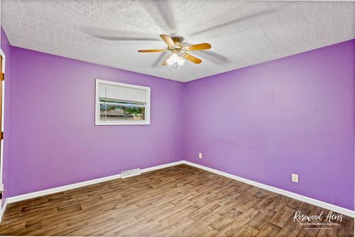 209 W Indiana St, Momence, IL, 60954-1727 | Card Image