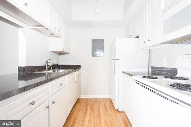 APT-304 - 8205 Whispering Oaks Way, Condo with 2 bedrooms, 2 bathrooms and null parking in GAITHERSBURG MD | Image 25