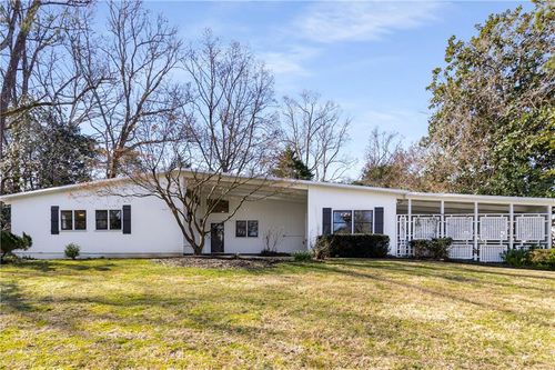 130 Putnam Cir Ne, Atlanta, GA, 30342-4116 | Card Image