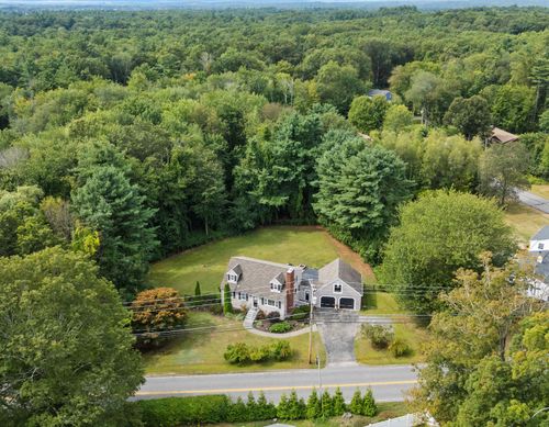 83 Sweet Hill Rd, Plaistow, NH, 03865-2341 | Card Image