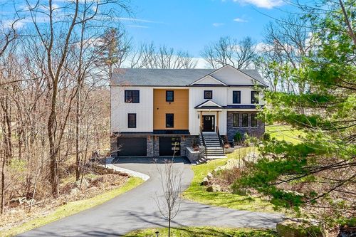 1 Whisper Way, Hopkinton, MA, 01748-1044 | Card Image