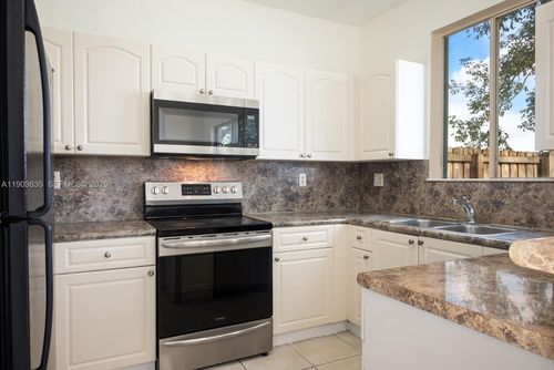 87-2831 Se 15th Rd, Homestead, FL, 33035-2531 | Card Image