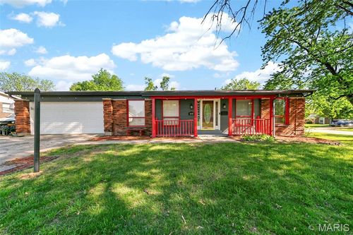 3655 Stonehaven Dr, Florissant, MO, 63033-3952 | Card Image