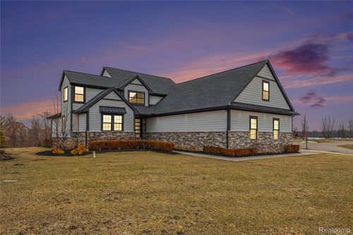 14270 Wright Dr, Linden, MI, 48451-9192 | Card Image