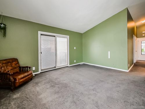 1224 Darlene Ave, Madison Heights, MI, 48071-2971 | Card Image