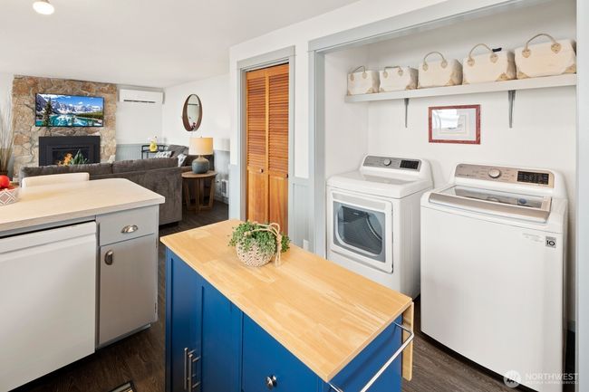 Laundry off Kitchen | Image 20