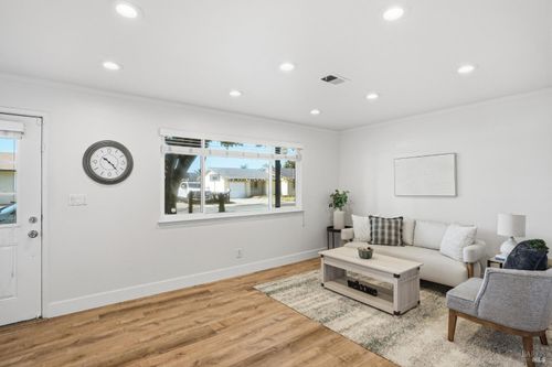 220 Long Street, Suisun City, CA, 94585 | Card Image
