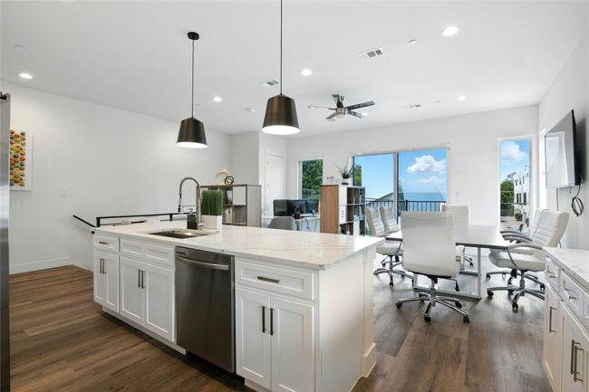 102 - 4640 Munger Ave, Townhouse with 2 bedrooms, 3 bathrooms and null parking in Dallas TX | Image 6