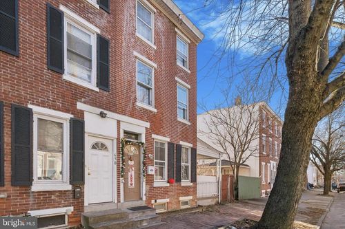 648 Astor St, NORRISTOWN, PA, 19401-3745 | Card Image
