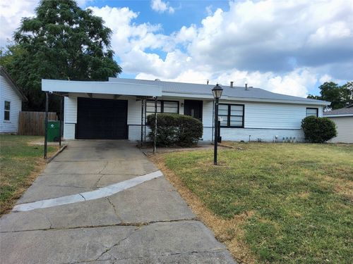 5225 Sabelle Ln, Haltom City, TX, 76117-2441 | Card Image