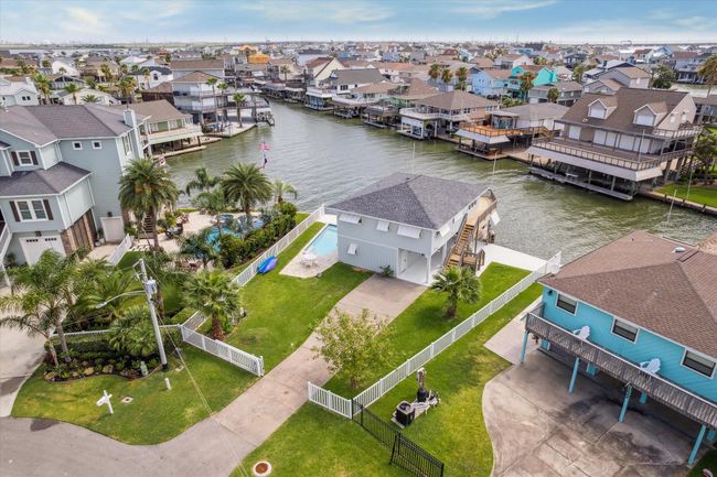 1226 Oahu Dr, House other with 4 bedrooms, 3 bathrooms and 1 parking in Tiki Island TX | Image 34