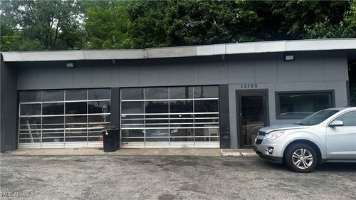 13105 Broadway Ave, Garfield Heights, OH, 44125-5046 | Card Image