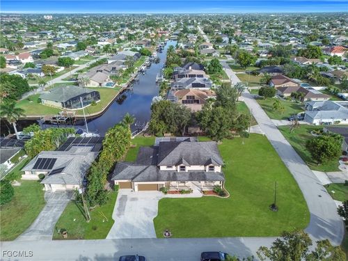 2015 Se 12th St, Cape Coral, FL, 33990-1865 | Card Image
