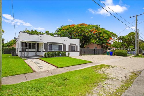 780 Nw 42nd St, Miami, FL, 33127-2759 | Card Image