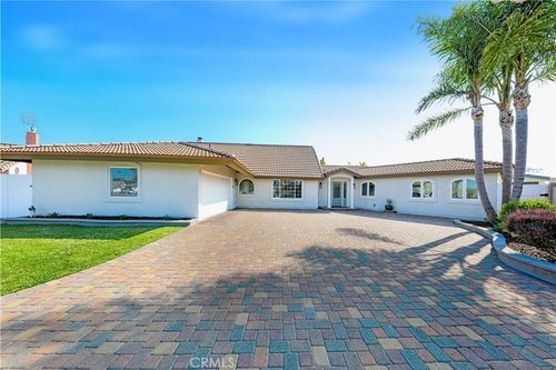 9342 Cliffwood Dr, Huntington Beach, CA, 92646 | Card Image