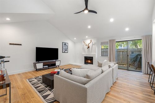 apt-101-2001 Parker Ln, Austin, TX, 78741-3843 | Card Image