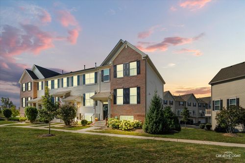 506 Creek Dr, Oswego, IL, 60543-8783 | Card Image