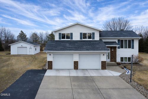 6707 Sonora Way, Bismarck, ND, 58503-8307 | Card Image