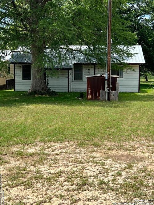 168 Water St, Pipe Creek, TX, 78063-5720 | Card Image