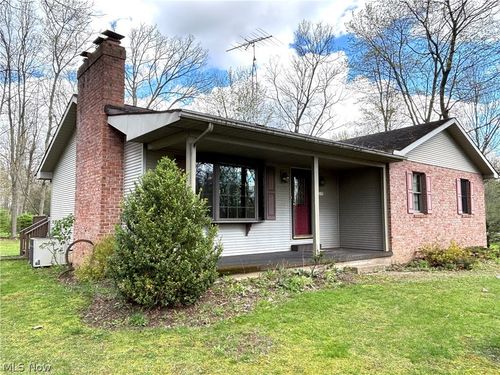 42900 Woodvale Ln, Columbiana, OH, 44408-9592 | Card Image