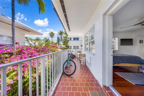 207-901 Meridian Ave, Miami Beach, FL, 33139-8420 | Card Image