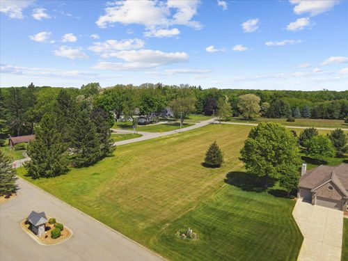 17-6000 S Jackson Sq, Jackson, MI, 49201 | Card Image