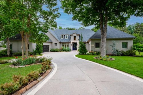 24 Maisons Dr, Little Rock, AR, 72223-9017 | Card Image