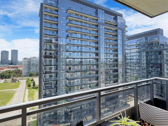 1208 - 85 N Park Rd, Condo with 2 bedrooms, 1 bathrooms and 1 parking in Vaughan ON | Image 19