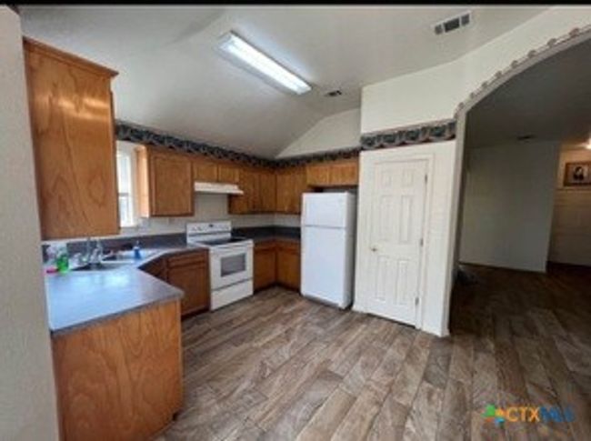 1706 Boydstun Loop, House other with 3 bedrooms, 2 bathrooms and null parking in Killeen TX | Image 4