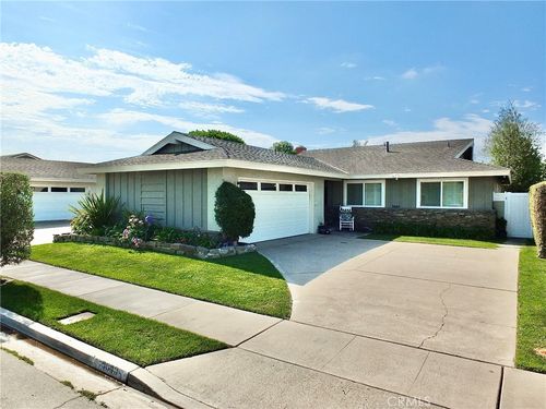 4640 Hazelnut Ave, Seal Beach, CA, 90740-2920 | Card Image