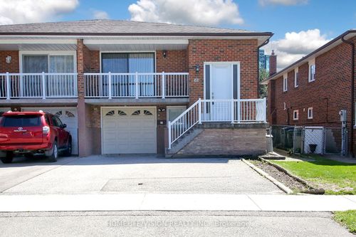 67 Hickorynut Dr, North York, ON, M2J4W6 | Card Image