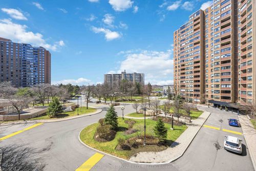 405-716 The Mall West, Toronto, ON, M9C4X6 | Card Image