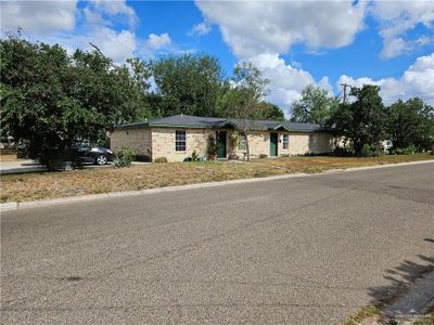 View of ranch-style home | Image 1