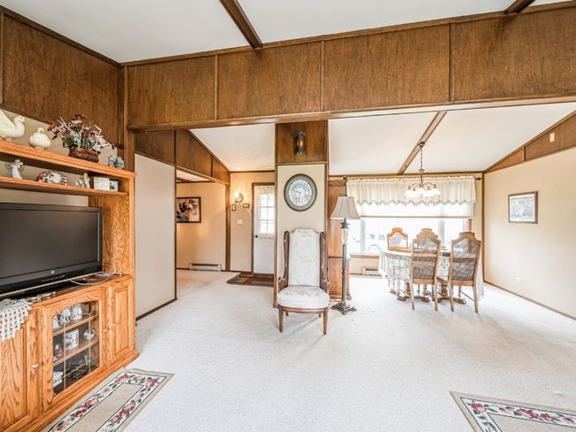 301 1 St St, House other with 3 bedrooms, 4 bathrooms and null parking in Shellsburg IA | Image 5