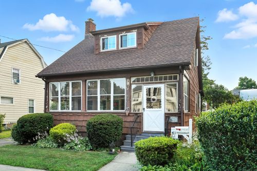70 Glenbrook Ave, Hamden, CT, 06514-4324 | Card Image