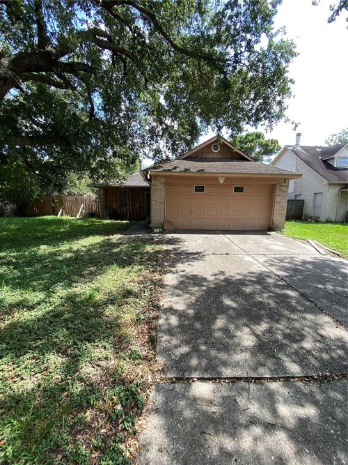 2507 Estaril Cir, Houston, TX, 77038-3424 | Card Image