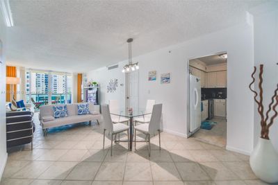 539 - 2501 S Ocean Dr, Condo with 1 bedrooms, 1 bathrooms and null parking in Hollywood FL | Image 2