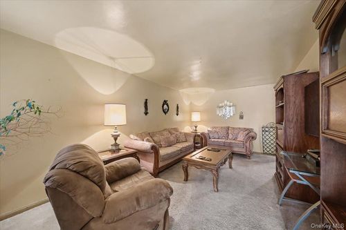 2715 Dewitt Pl, Bronx, NY, 10469-5564 | Card Image