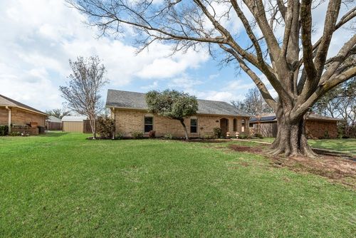 1803 Eastgate Dr, Terrell, TX, 75160-5143 | Card Image