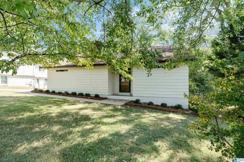 2225 Ivy Ln, Hoover, AL, 35226-2522 | Card Image
