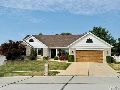 661 Clifton Hill Dr, Saint Peters, MO, 63376-7726 | Card Image