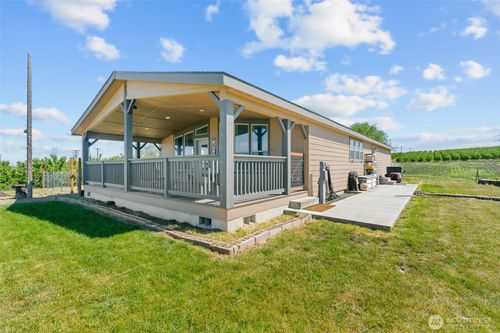 1351 Nass Rd, Granger, WA, 98932-9764 | Card Image