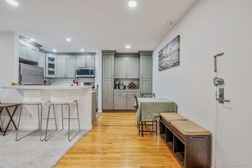 apt-2l-25 Park Pl, Great Neck, NY, 11021-5000 | Card Image