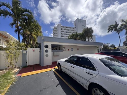 apt-2-2900 N Ocean Blvd, Fort Lauderdale, FL, 33308-7500 | Card Image