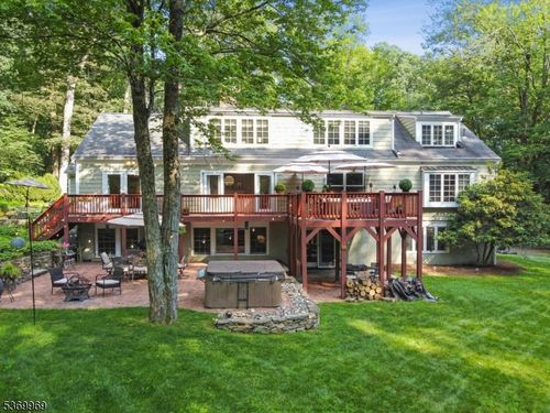 2 Stone House Rd, Mendham Twp, NJ, 07945-3125 | Card Image