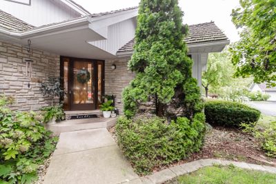 63 Malibu Court, Townhouse with 3 bedrooms, 3 bathrooms and 2 parking in Burr Ridge IL | Image 1