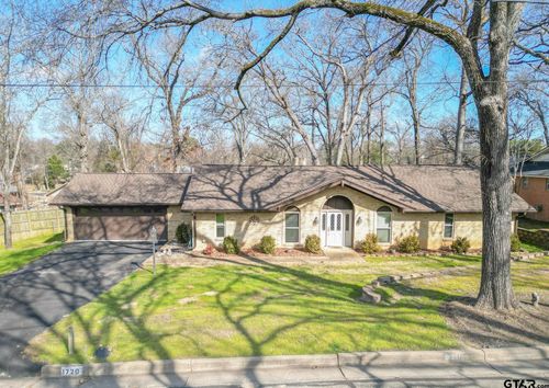 1720 Kimwood Ln, Tyler, TX, 75703-1622 | Card Image