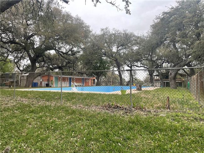 167 Buckeye Knoll Rd, House other with 2 bedrooms, 2 bathrooms and null parking in George West TX | Image 39